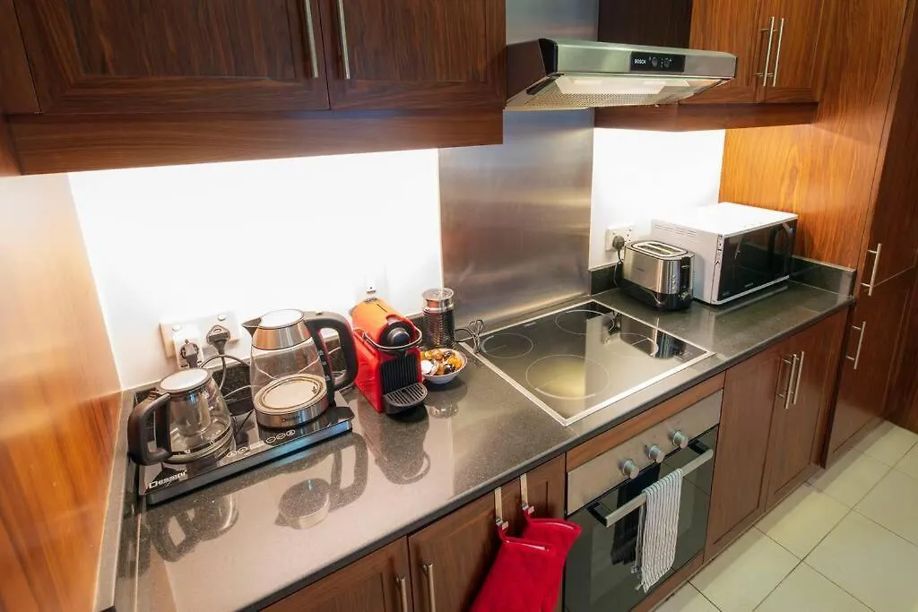 アパート First Class 2Br With Full Burj Khalifa And Fountain View ドバイ