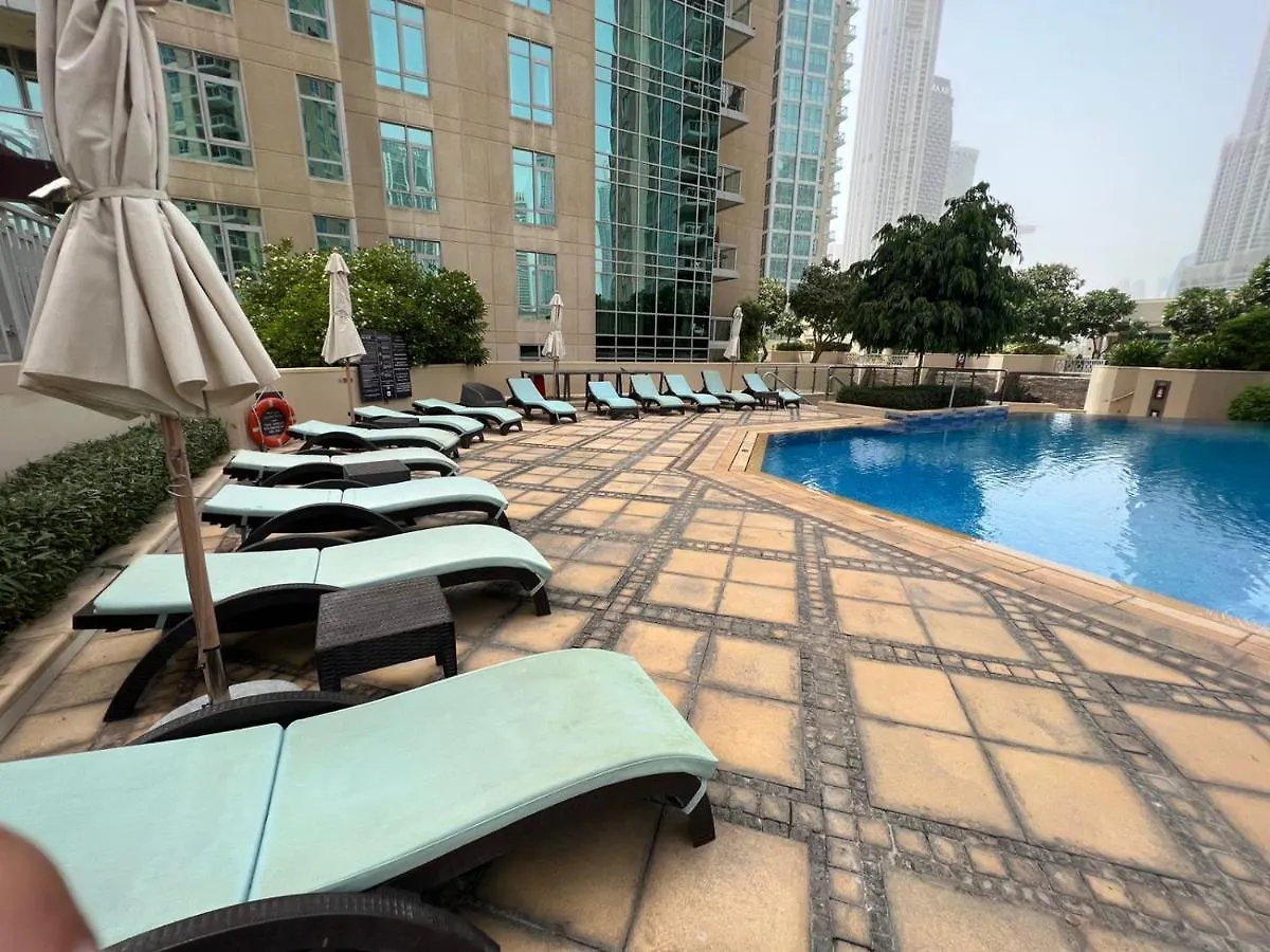アパート First Class 2Br With Full Burj Khalifa And Fountain View ドバイ